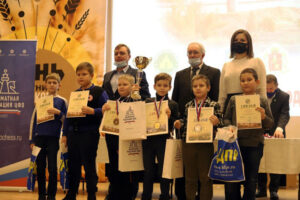 Юные брянские шахматисты взяли золото, серебро и несколько бронзовых наград на первенстве ЦФО