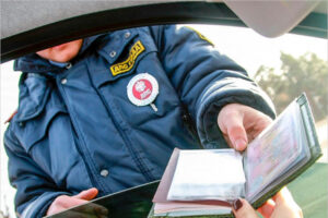 В Брянске дорожная полиция арестовала два автомобиля должников по штрафам