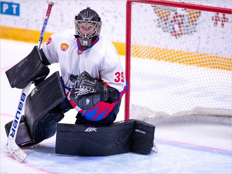 Хоккейный «Брянск» одержал долгожданную победу