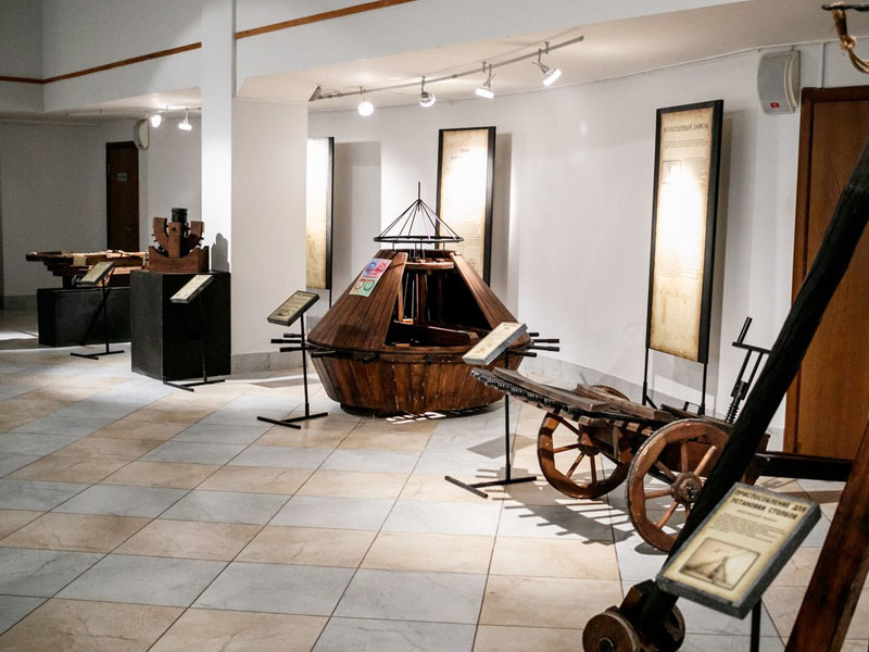 В Брянском краеведческом музее открылись «Механизмы Леонардо да Винчи»