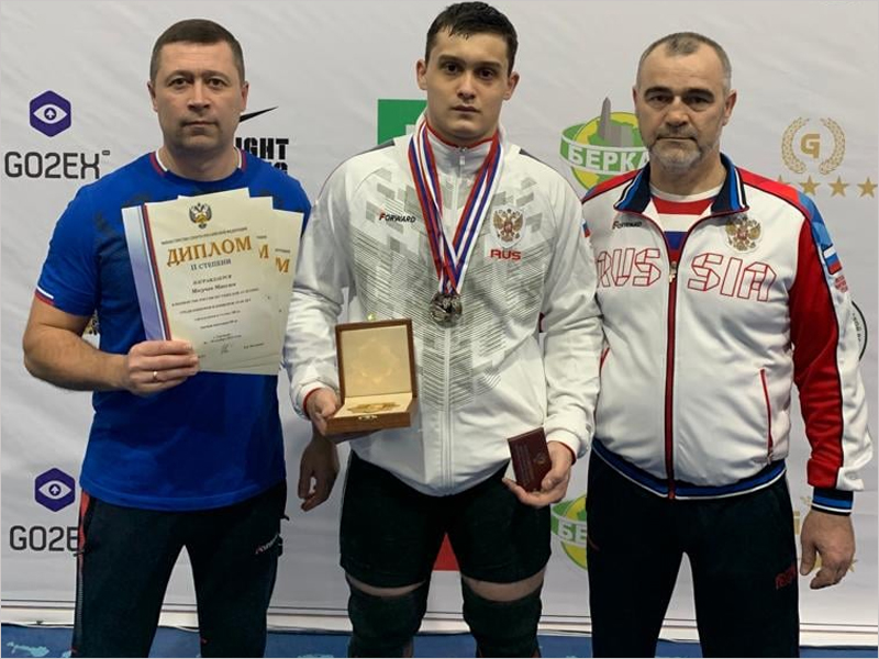 Брянский тяжелоатлет стал серебряным призёром первенства России