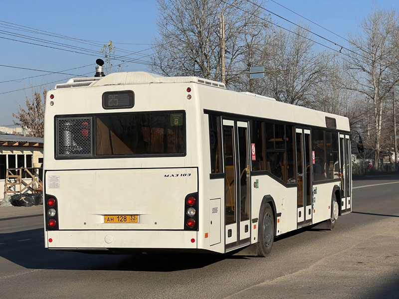 В Брянске на маршрут №25 вышел первый из 32-х закупленных автобусов большой вместимости