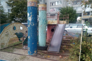 Детские площадки в Брянской области не соответствуют требованиям стандартов — прокуратура