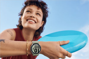 Владельцы новых Galaxy Watch4 LTE с eSIM от Tele2 смогут разговаривать без смартфона
