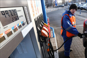 Бензин резко подорожал в первую неделю декабря, в Брянске средняя цена приближается к 50 рублям — Росстат