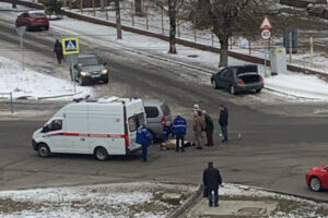 В Брянске на Чернышевского иномарка сбила пенсионерку-нарушительницу