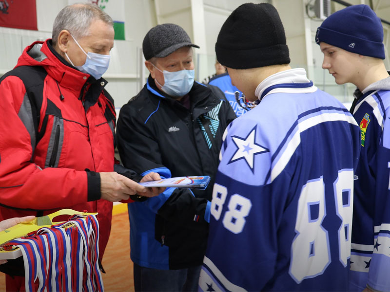 Юные хоккеисты из Климово разгромили соперников, взяв областной этап «Золотой шайбы»