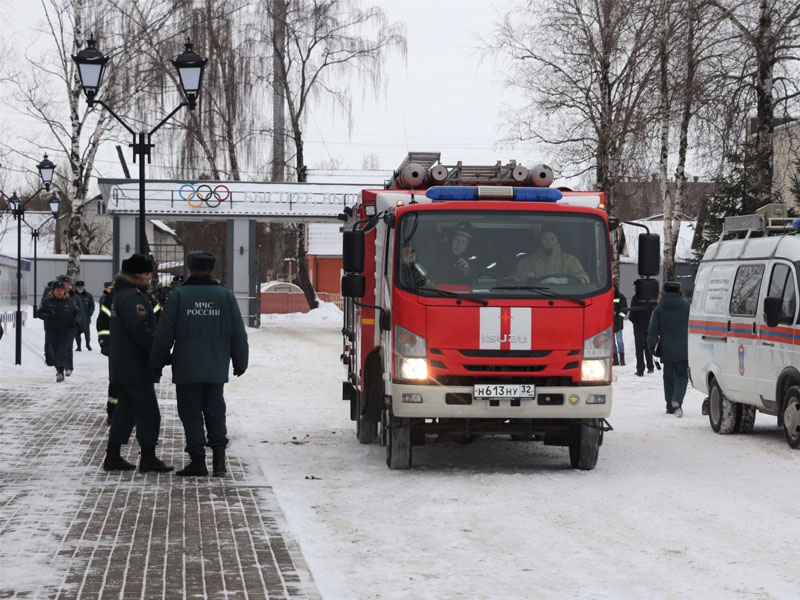 Брянские спасатели условно потушили стадион «Десна»