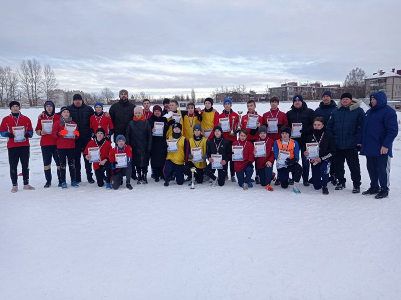 Городской турнир по футболу на снегу выиграла команда школы №46