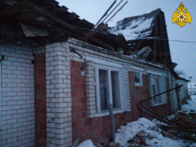 В брянской деревне под тяжестью снега рухнула крыша дома. Пострадавших нет