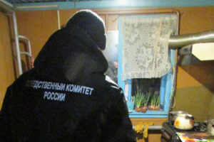 Житель Новозыбкова в ссоре искромсал собутыльника ножом. И выстрелил в голову