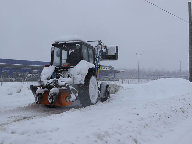 Брянск получит из облбюджета около 100 млн. рублей на технику для расчистки тротуаров