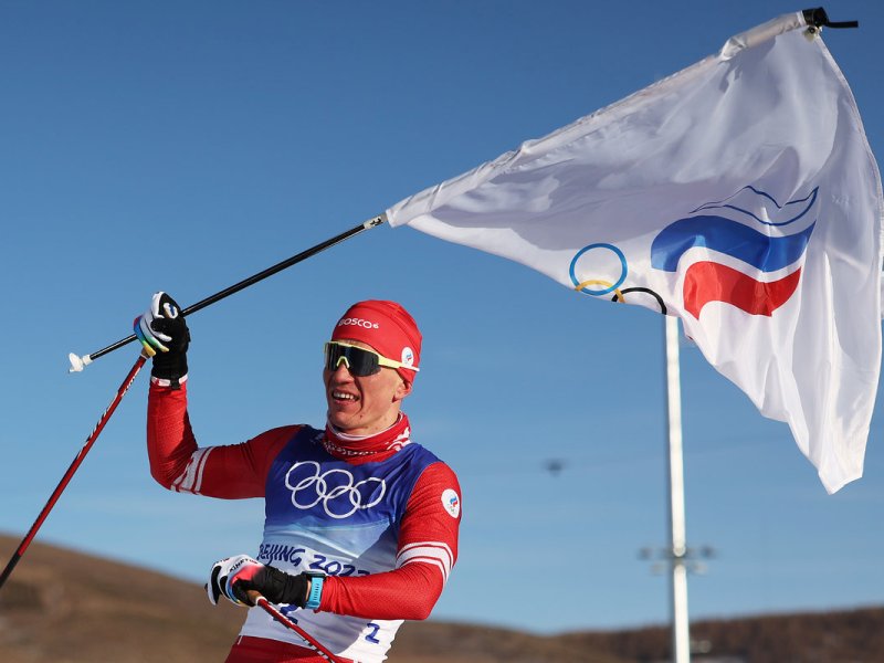 Александр Большунов будет знаменосцем сборной России на закрытии Олимпиады в Пекине