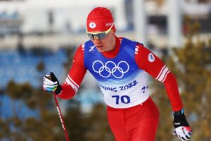 Александр Большунов стал серебряным призером в гонке на 15 км классическим стилем на Олимпиаде