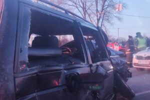 Авария на светофоре в Выгоничах: 18-летний водитель протаранил автобус