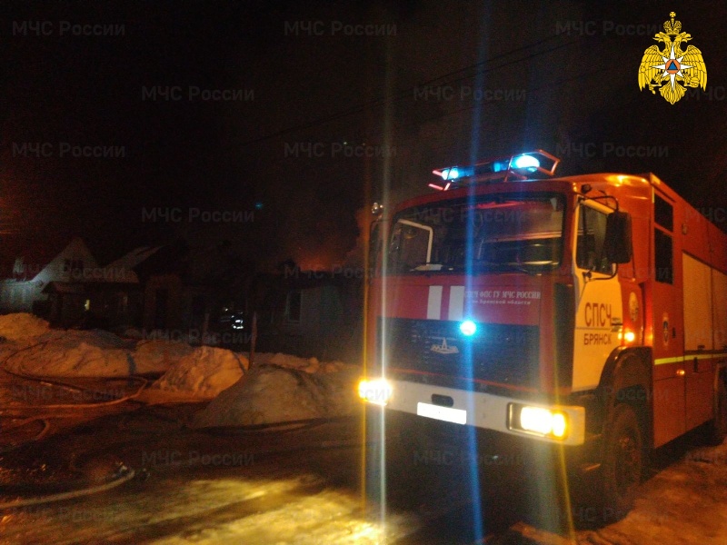 В пожаре в Брянске пострадали два человека, в том числе – 16-летний подросток
