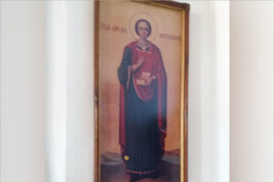 В Карачев на поклонение верующим доставлены иконы с частицами мощей святых