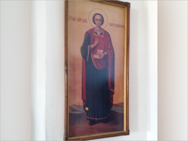 В Карачев на поклонение верующим доставлены иконы с частицами мощей святых