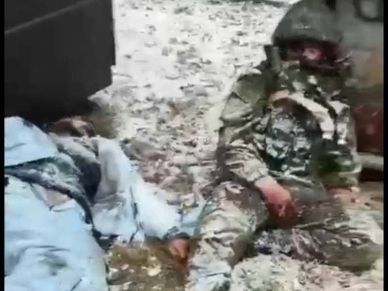 Российский военный погиб, прикрывая телом двух украинских женщин