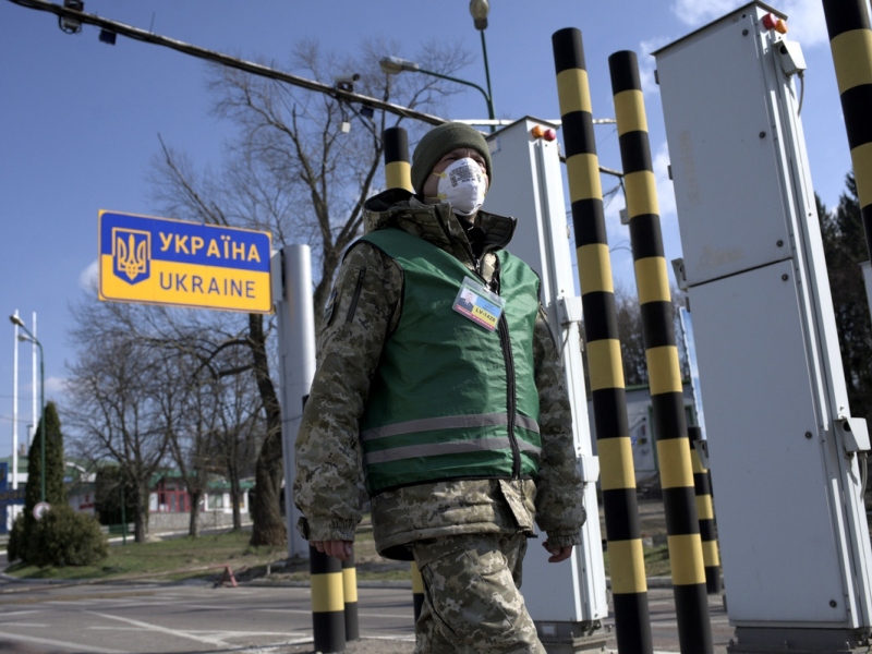 Украина опровергла запрет на въезд для россиян. Но дополнительные проверки введены