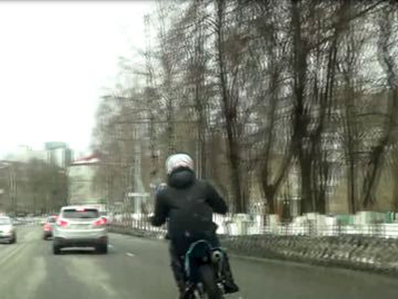 В Брянске 14-летний мотоциклист устроил опасные гонки с автоинспекторами