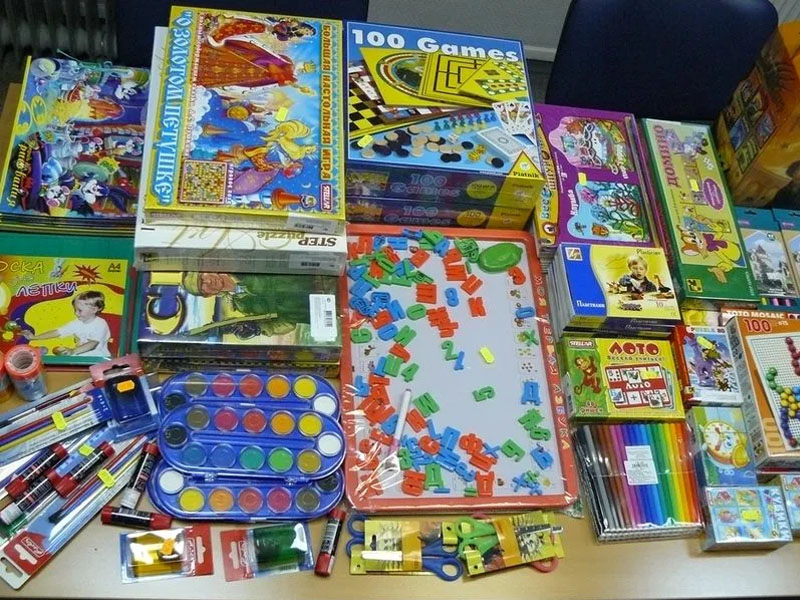 Брянский дом волонтера собирает книги, игрушки, канцтовары для детей из числа беженцев