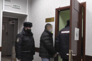 В Брянске двое вымогателей-уголовников затерроризировали не понравившихся им людей