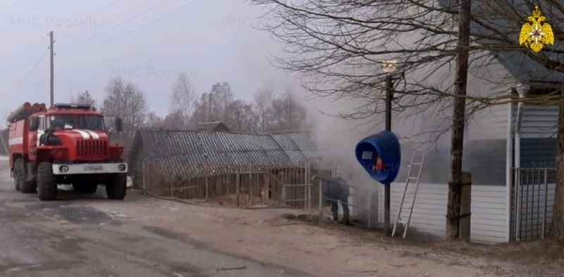 В унечском селе выгорело здание почты. Жертв нет