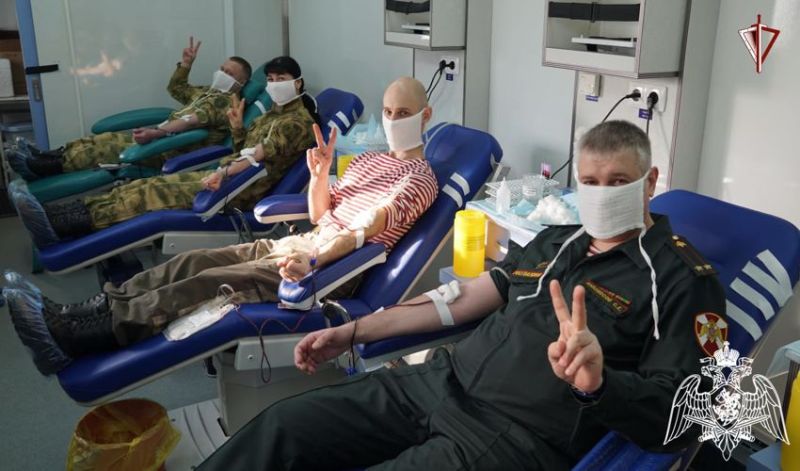 Брянские росгвардейцы накануне своего праздника отдали 20 литров крови
