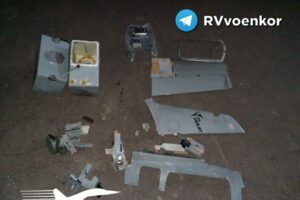 Обломки неизвестного беспилотника обнаружены в лесу у границы Брянска