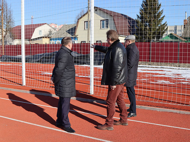 На стадионе «Спартак» в Брянске хотят построить легкоатлетический манеж. На свободных беговых дорожках