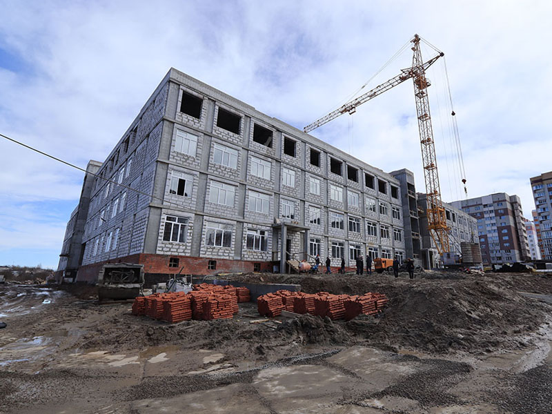 Стройплощадку школы №72 в Четвертом микрорайоне Брянска усилят белорусами