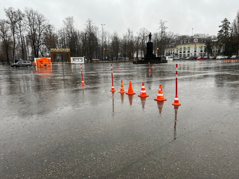 В Брянске под снегом и дождём прошёл чемпионат по автомногоборью