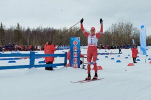 Александр Большунов выиграл 70-километровый марафон классическим ходом на чемпионате России