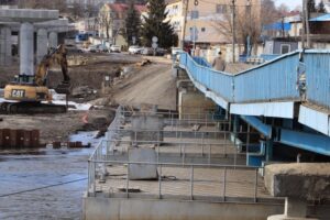 В Брянске закрыт для движения автотранспорта понтонный мост через Десну