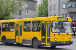 Автобус №13 в Брянске по выходным продлят до Мамоновского кладбища