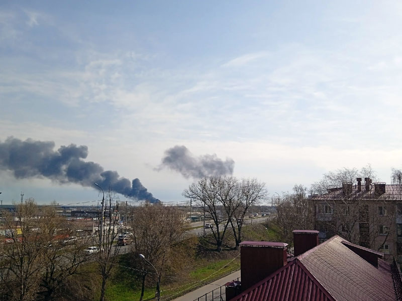Момент предположительно «начала» пожара на нефтебазе в Брянске попал на видео. ЧП в Брянске занялся СК РФ