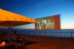 Летом в Брянске откроют первый в городе стационарный кинотеатр под открытым небом