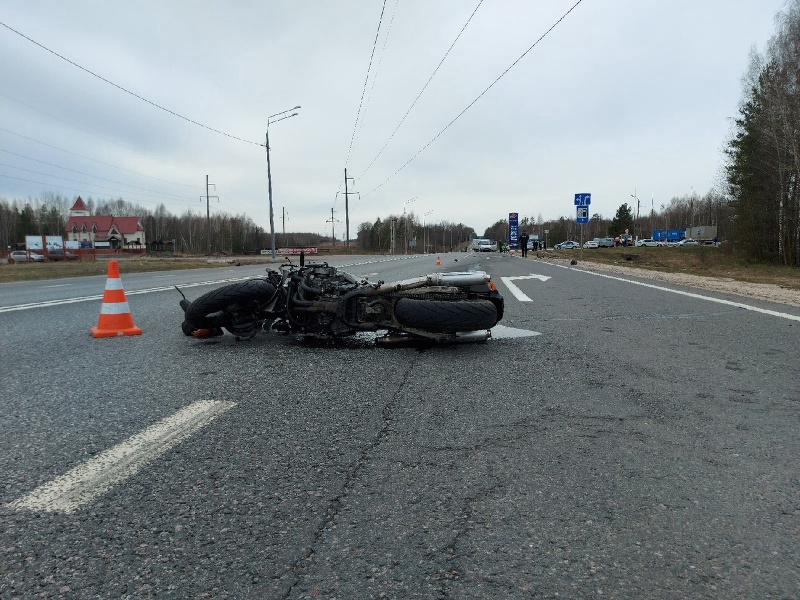 Первый: в Унечском районе мотоциклист протаранил Mercedes. Погиб
