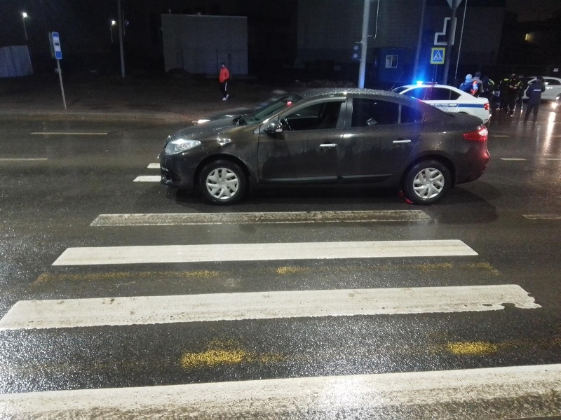 Нетрезвый водитель на переходе в Брянске снёс на пешеходном переходе маму с тремя детьми