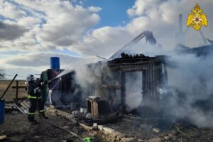 В селе Семцы под Почепом в горевшем жилом доме погиб 40-летний мужчина