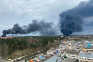 Пожар на нефтебазах в Брянске испортил воздух. Но только на один день
