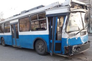В ДТП с троллейбусом в Брянске травмы получили трое пассажиров