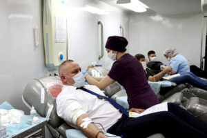 Брянские депутаты в День донора сдали кровь для пострадавших в спецоперации на Украине