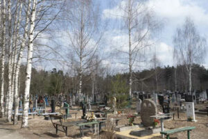 Власти Брянска спустя год продвинулись в деле расширения белобережского кладбища. На шажок