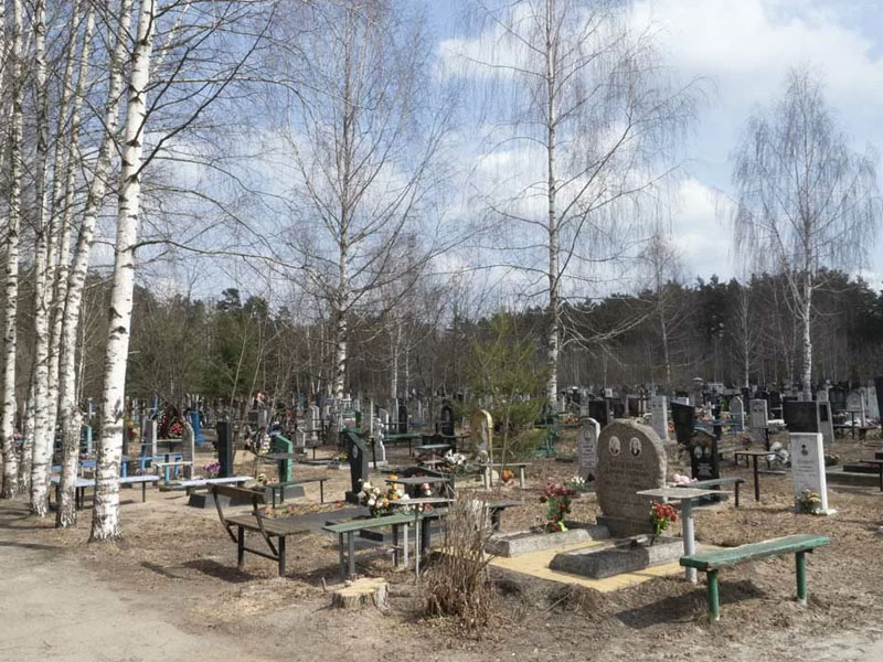 Власти Брянска спустя год продвинулись в деле расширения белобережского кладбища. На шажок