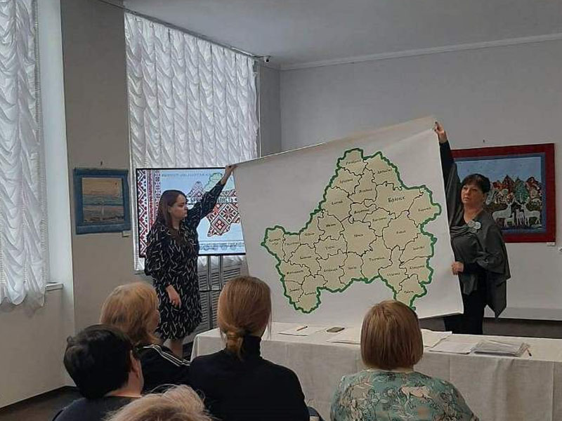 «Вышитую карту Брянской области» презентуют ко дню образования региона