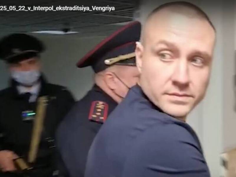 Полицейскому чину из брянского УБЭП, экстрадированному из Венгрии в Россию, официально предъявлено обвинение в мошенничестве