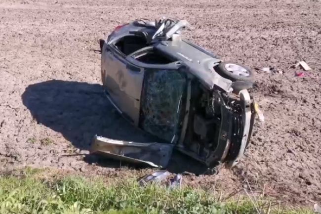 Смертельное ДТП на брянской дороге: в перевернувшейся машине погибла женщина
