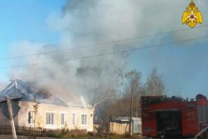 В мглинском селе Дивовка сгорел двухквартирный дом